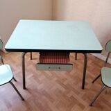Table et chaises en formica