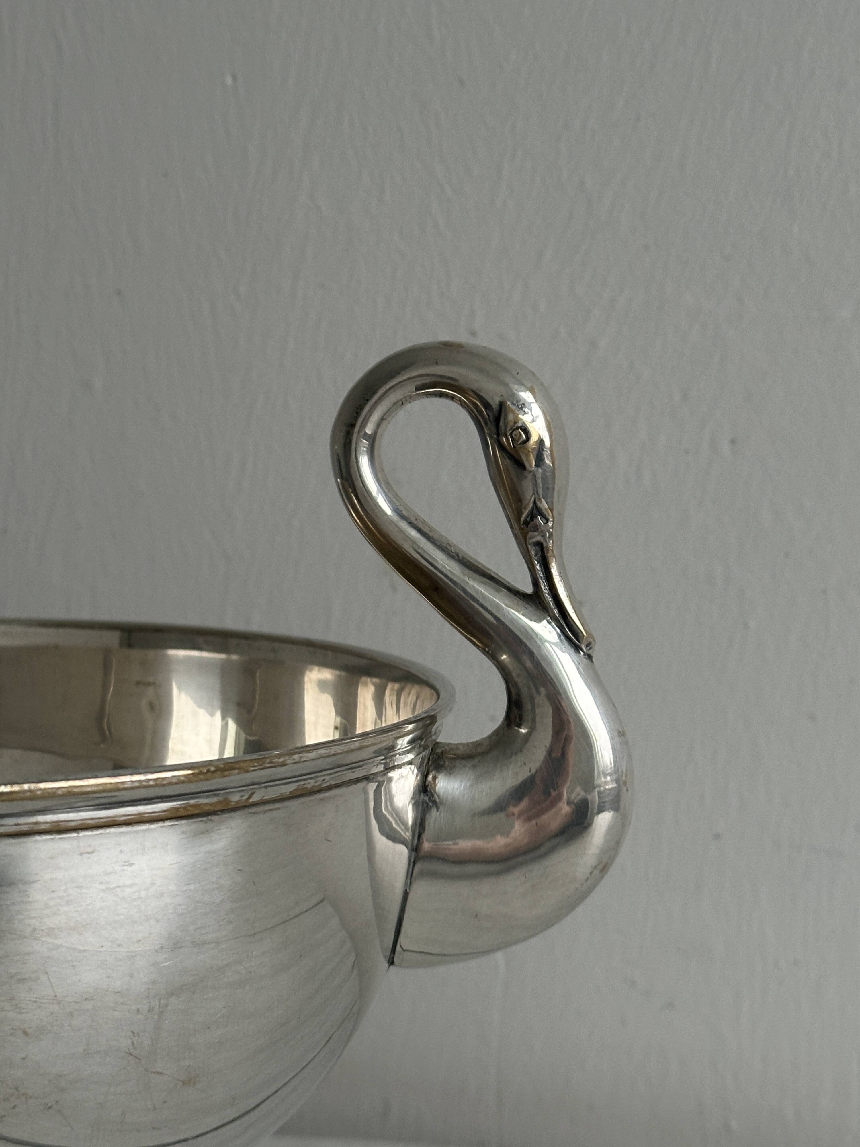 metal swan handle cup
