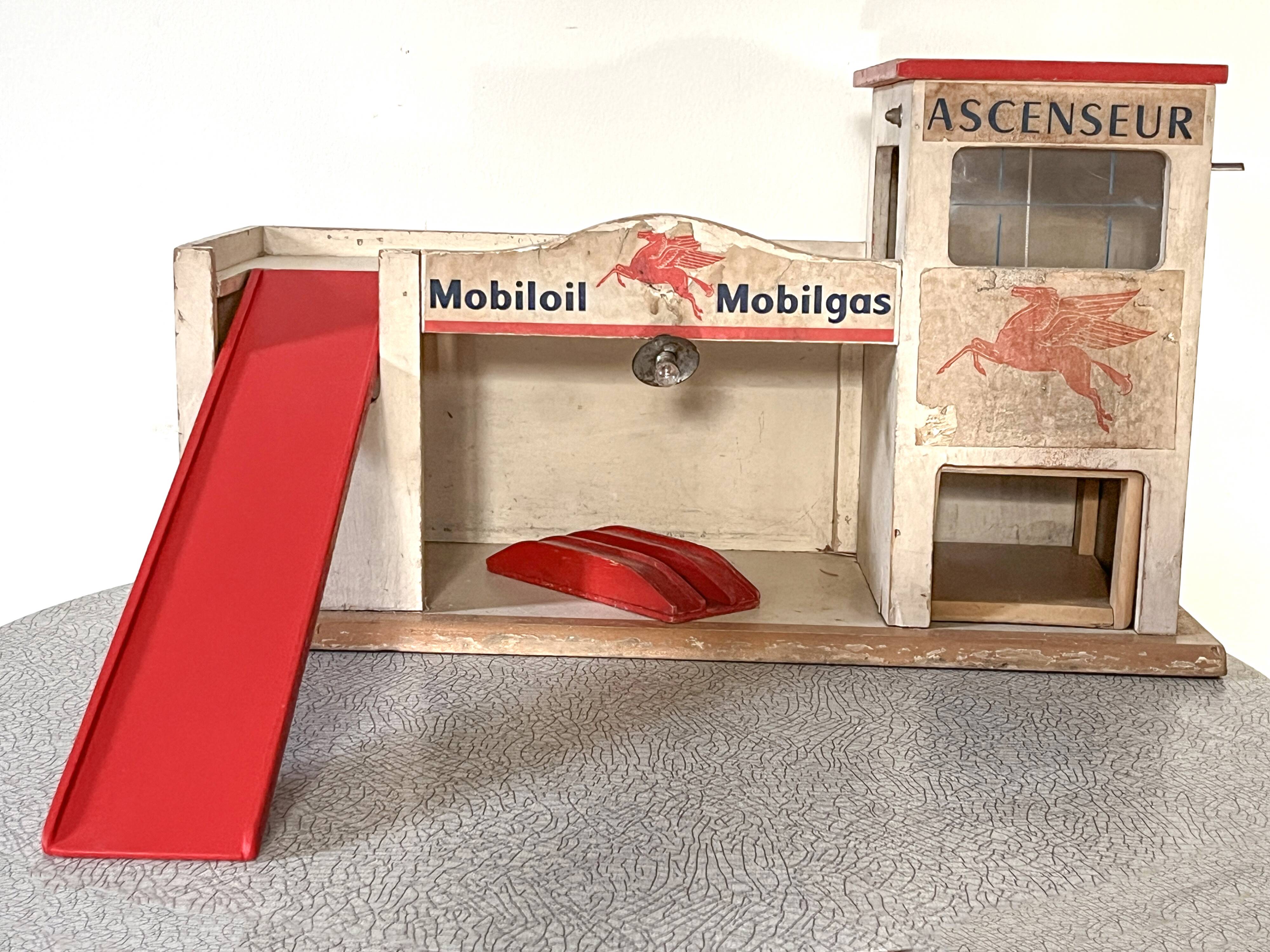 Majolu mobiloil wooden garage with elevator and lighting