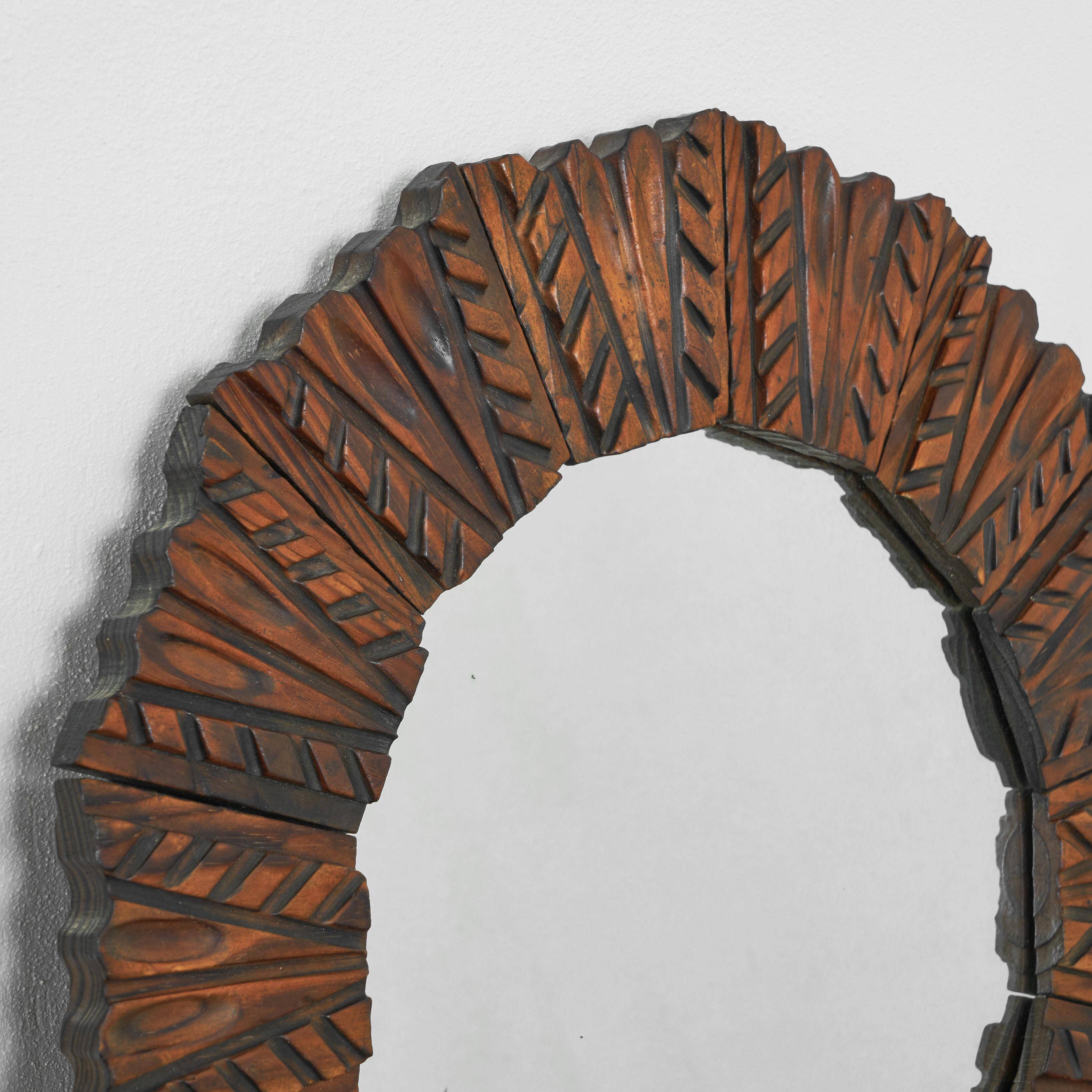 Miroir mi-siècle en bois sculpté années 1960