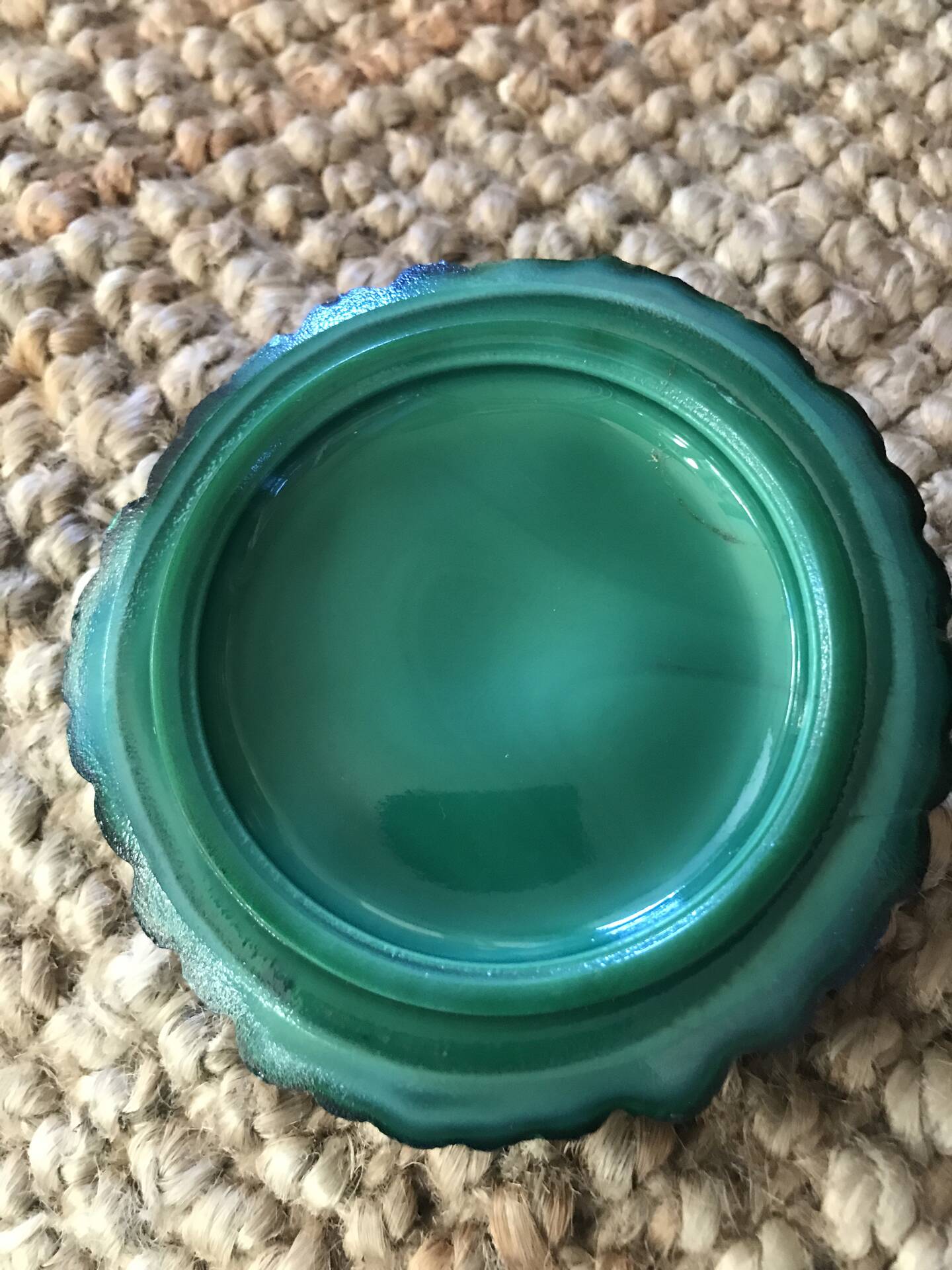Art Deco bonbonnière in green malachite
