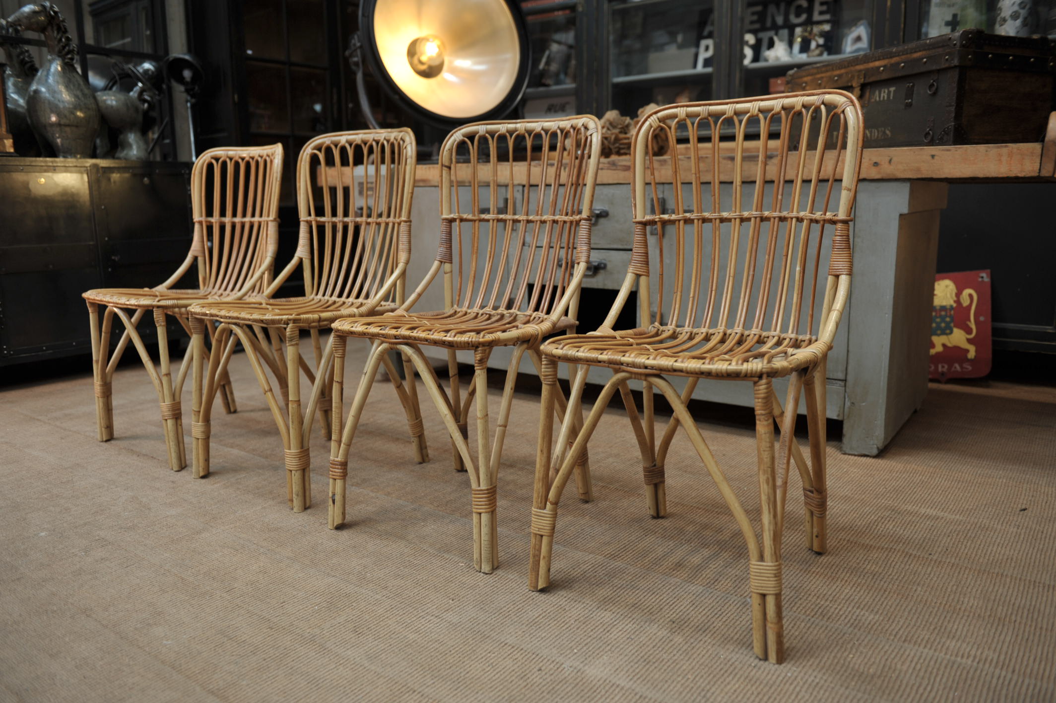 Lot de 4 chaises en rotin 1960