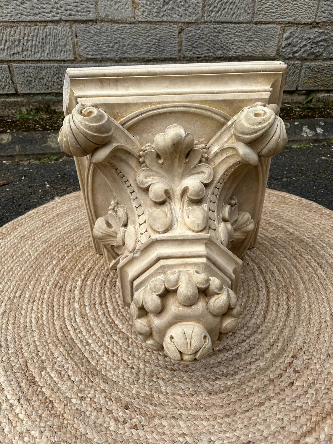 Corbeau en stuc