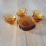 6 tasses et sous-tasses en verre ambré Vereco