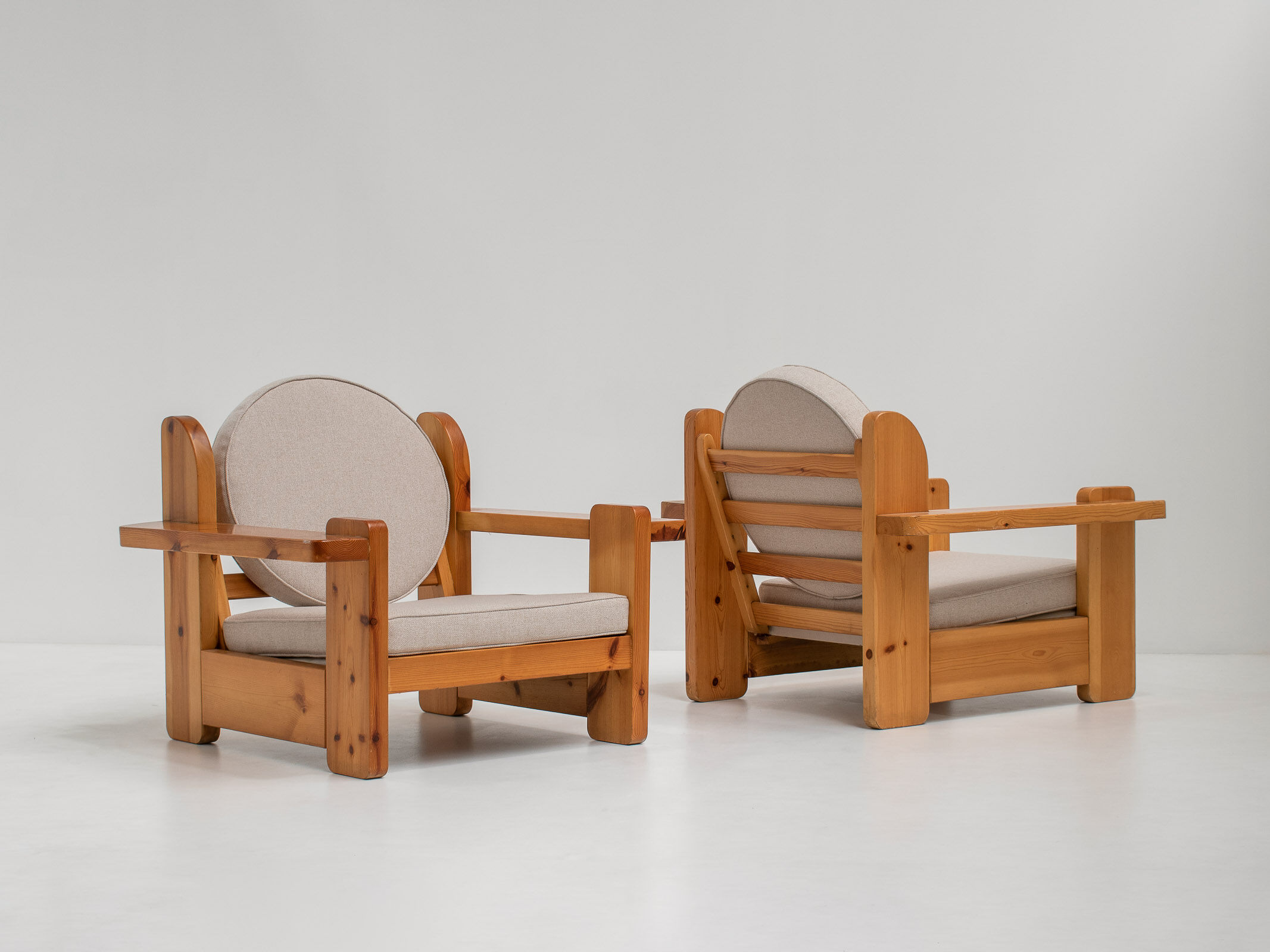 Pair of solid pine lounge chairs, italy 1970s