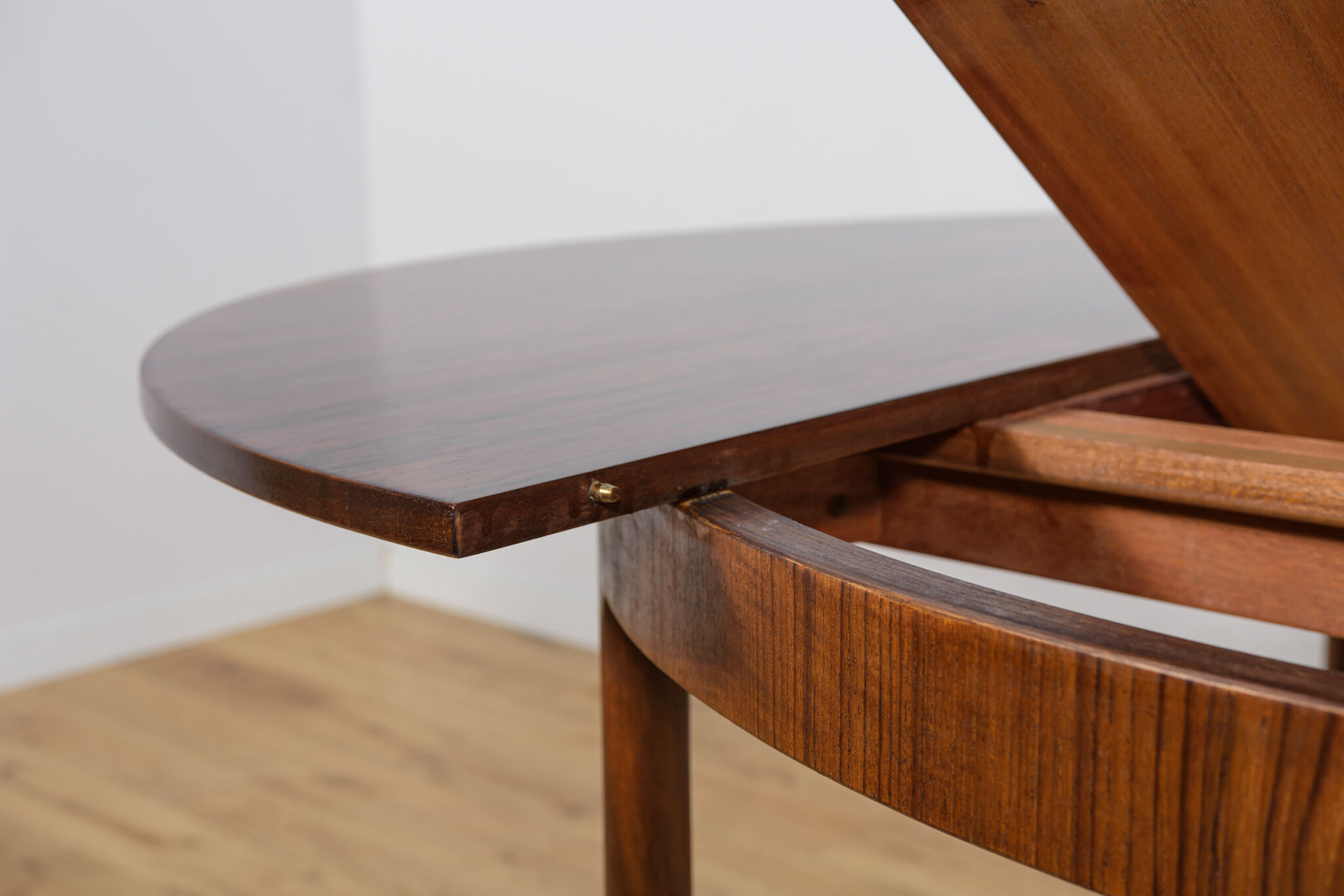 Mid-Century Round Rosewood Extendable Dining Table from McIntosh, United Kingdom, 1960s