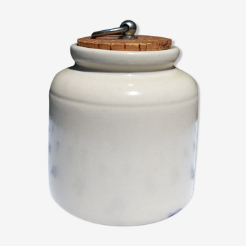 Sandstone pot enamelled beige sand and its cork in croated cork
