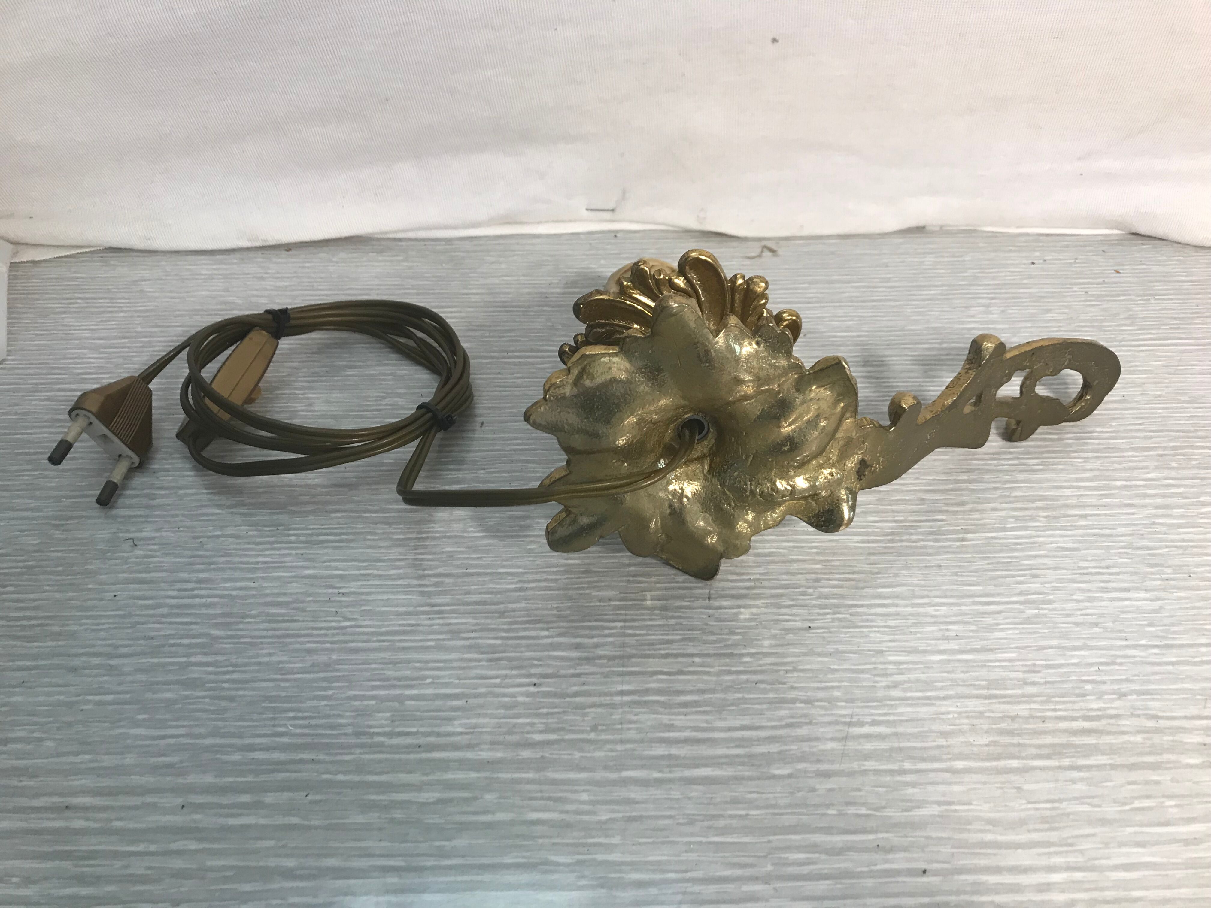 Former hand candleholder in golden bronze electrified vintage lamp