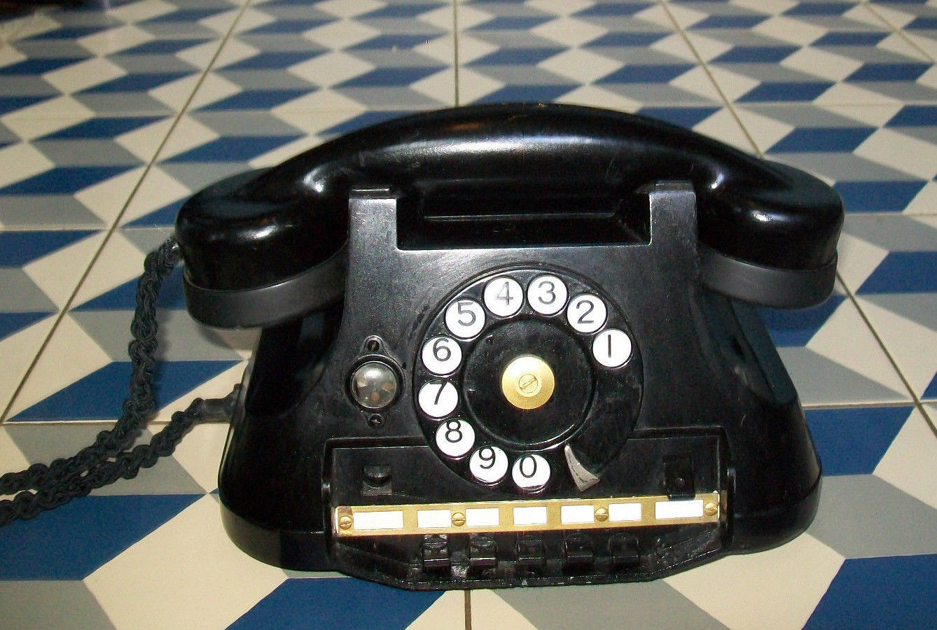 50/60 standard black bakelite rotary phone