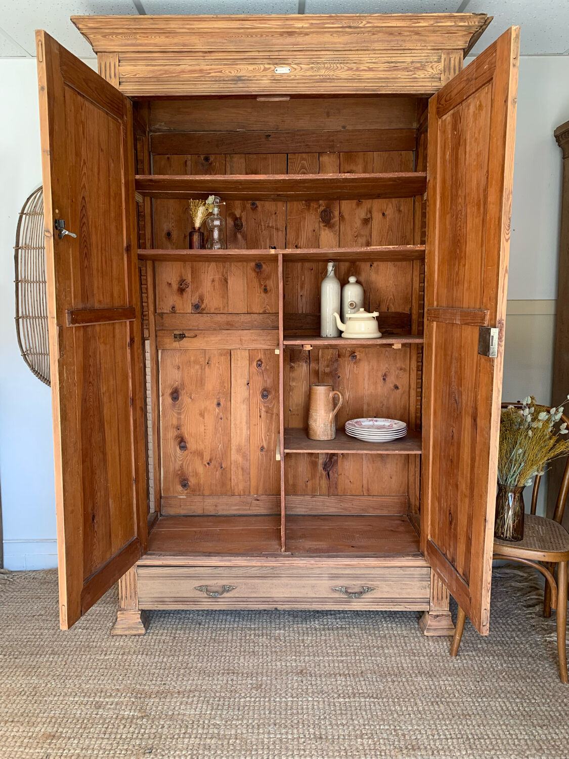 Country cabinet