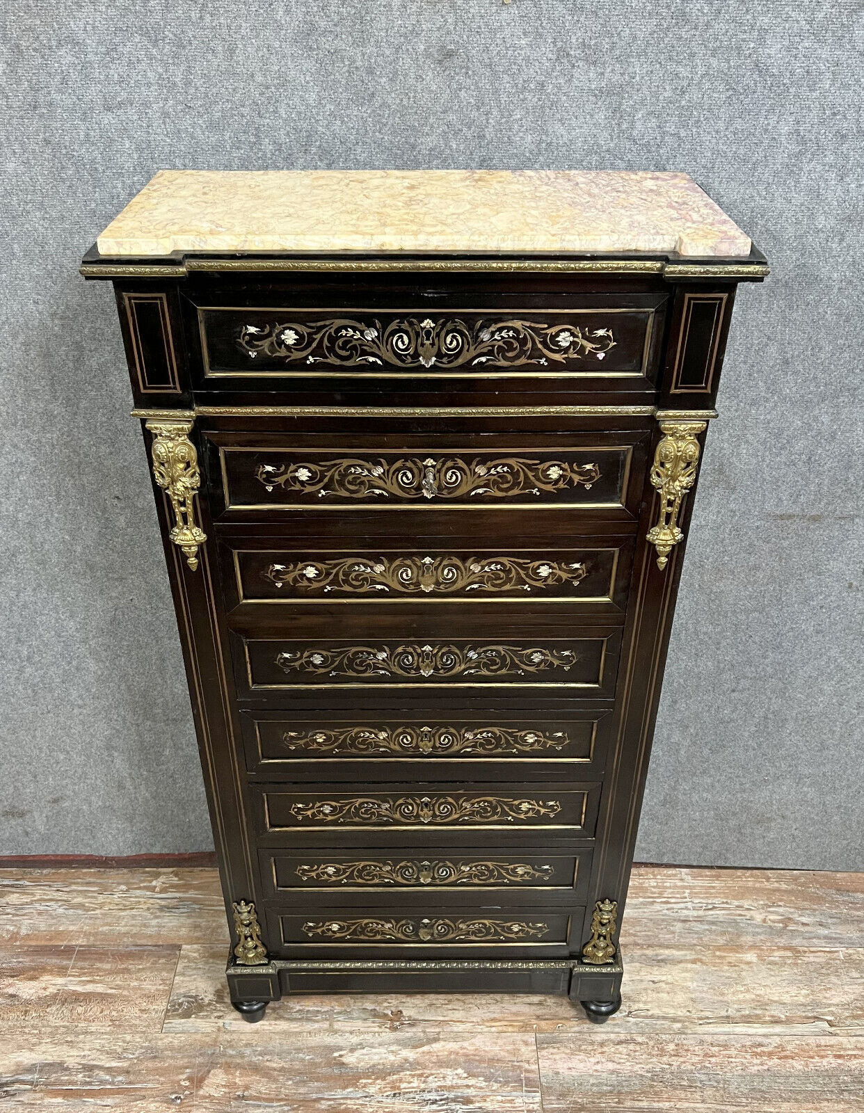 Secretary in false pretense of weekly Napoleon III era around 1850