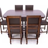 Antique table with 6 chairs from around 1880. After renovation.