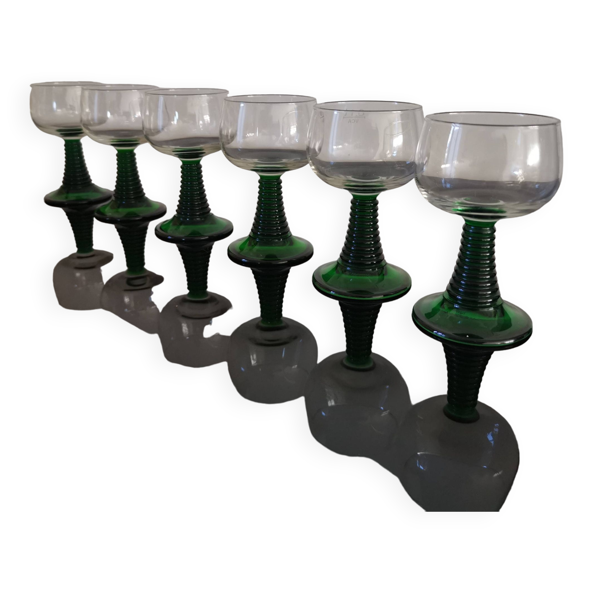 Six verres des années 1970 pieds torsadés vert style roemer Luminarc