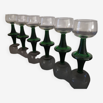 Six glasses from the 1970s green twisted feet roemer style Luminarc