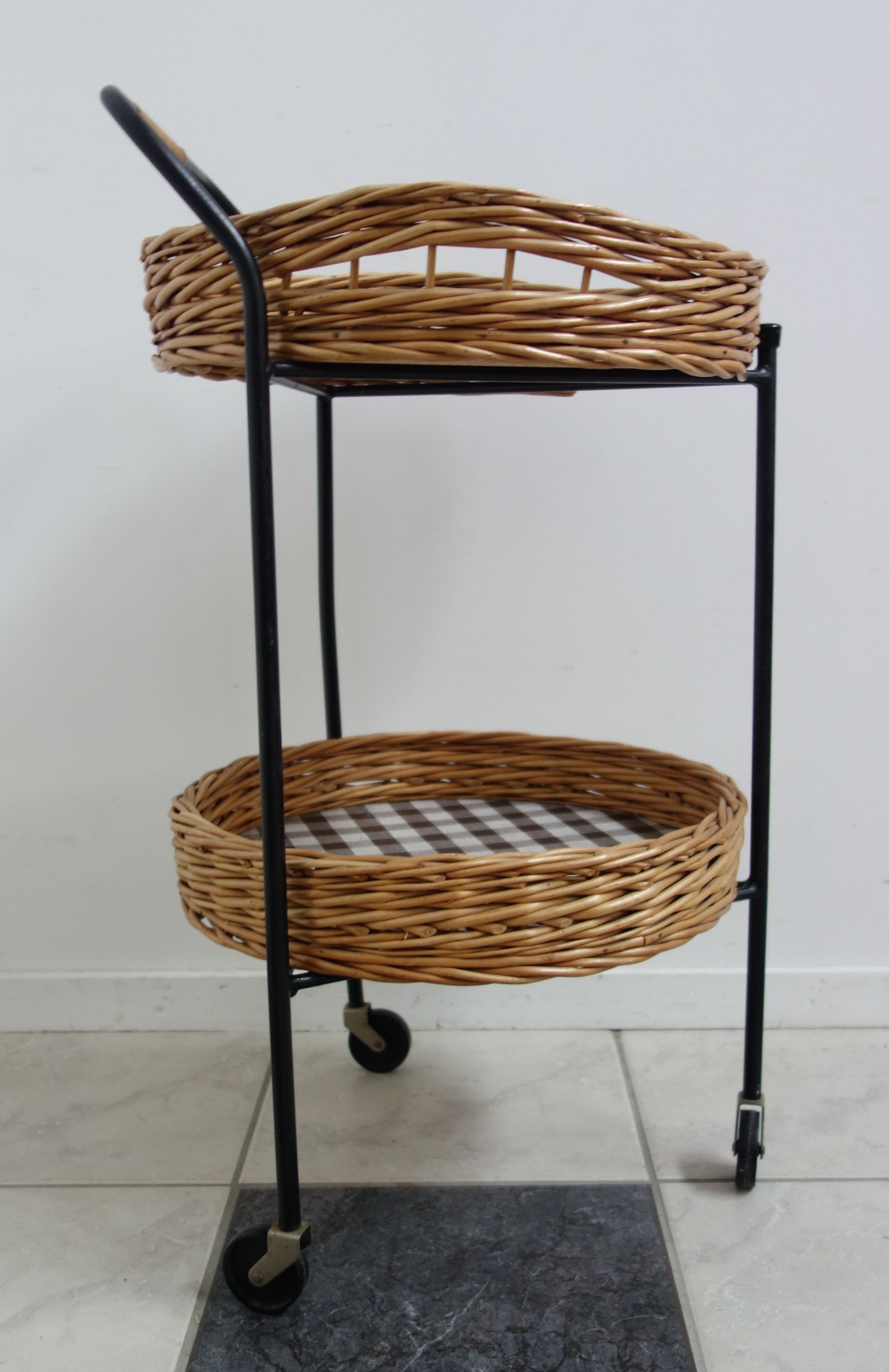 Serving trolley with two wicker / rattan serving trays