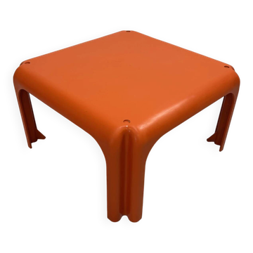 Elena orange coffee table — Vico Magistretti — Metra