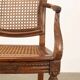 Fauteuil ancien de style néoclassique en noyer et hêtre, France '700