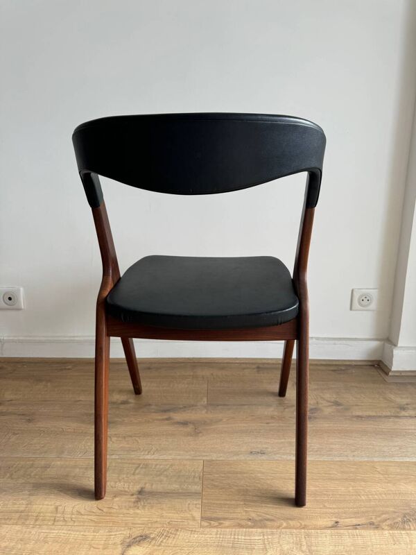 Chaise Vamo Sønderborg Sonja en teck et skaï noir, par Johannes Andersen