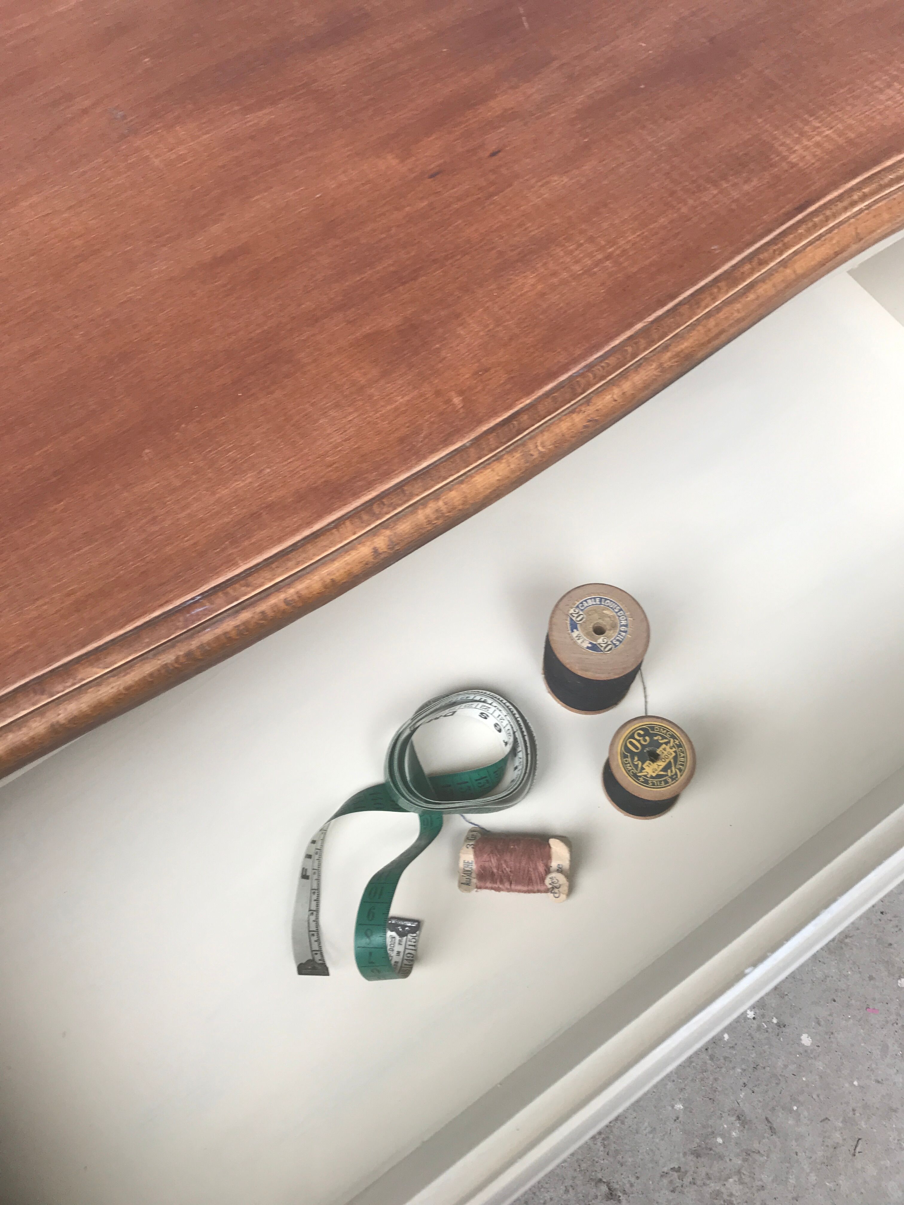 Old White chest of drawers