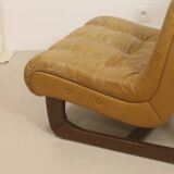 Fauteuil en cuir camel  année 60.