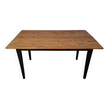 Farm table