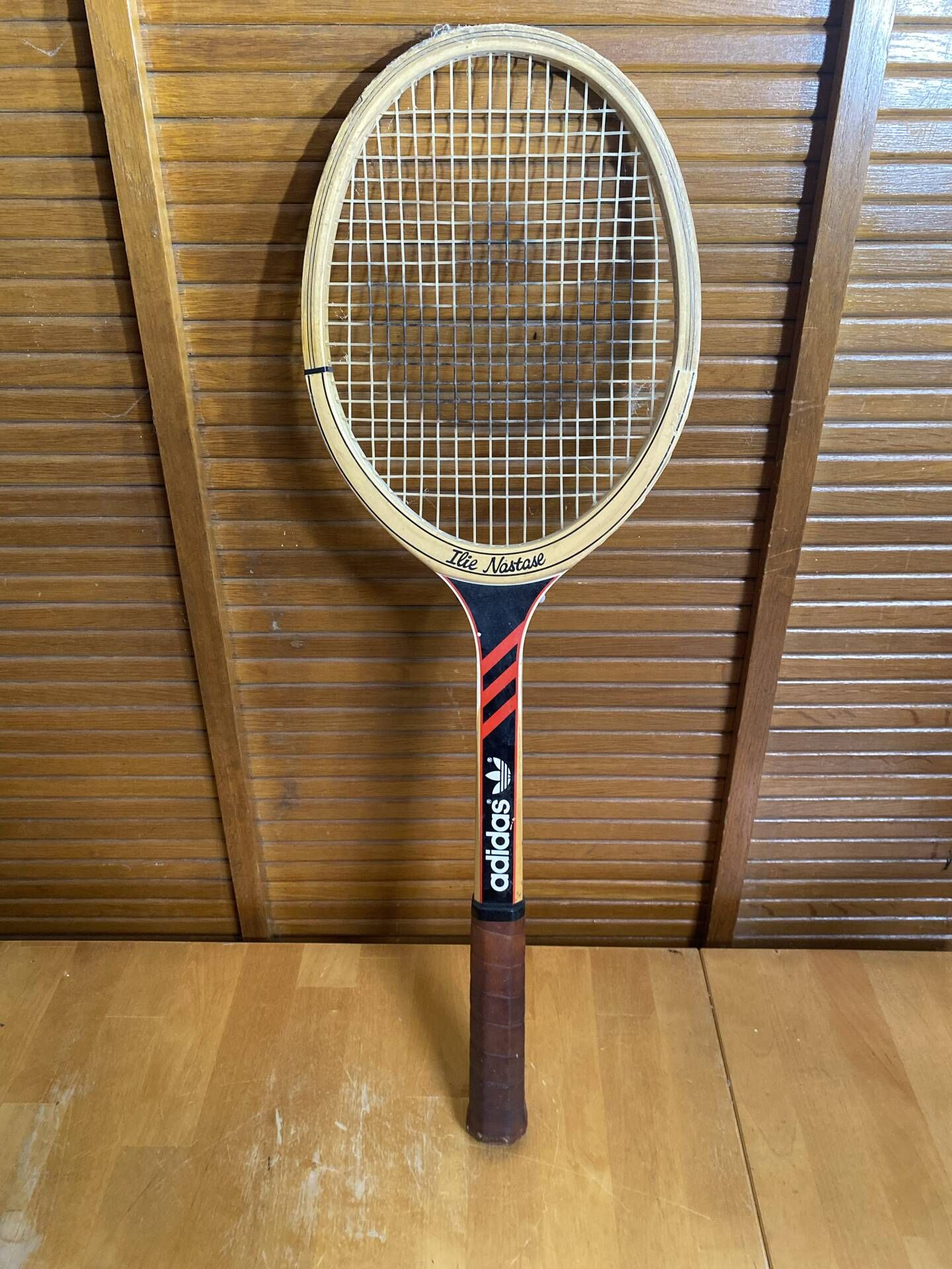 Raquette Tennis Ancienne ADIDAS Ilie Nostase Bois Sport + Housse Vinta