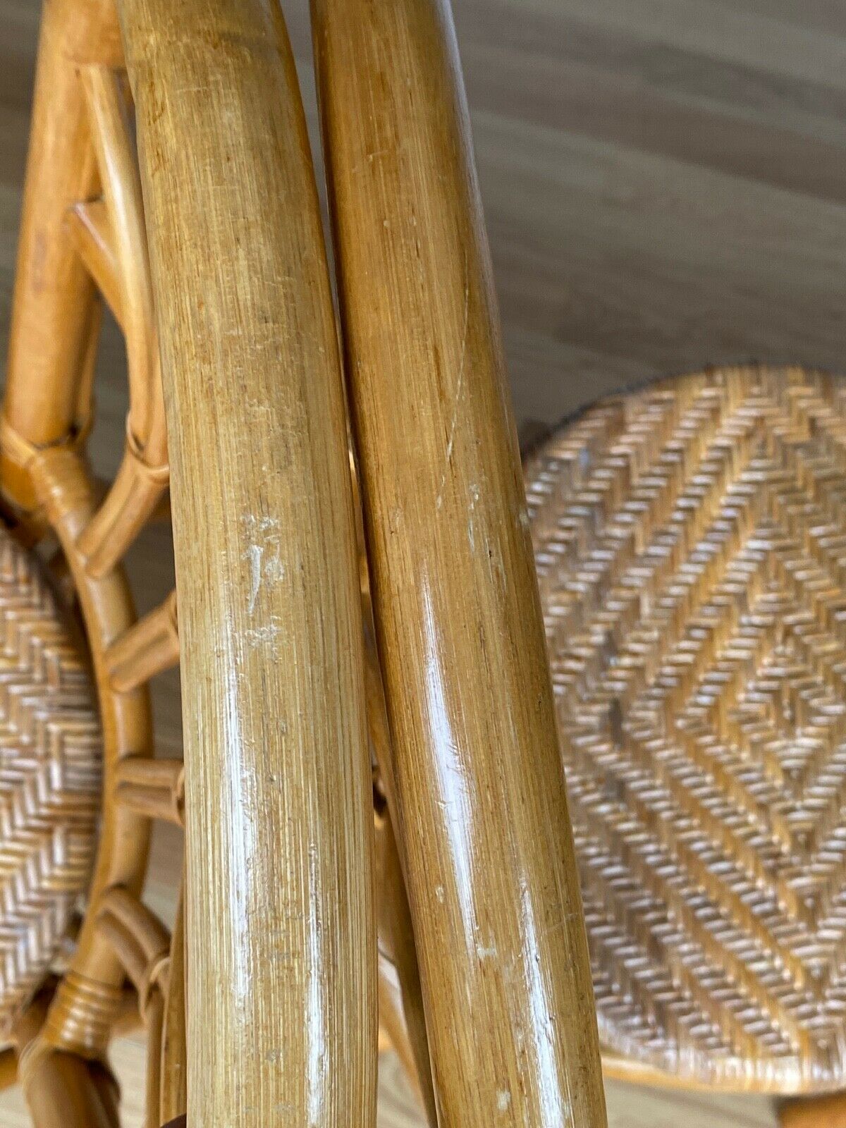 Suite de 4 chaises rotin 1970bois cintre belle patine
