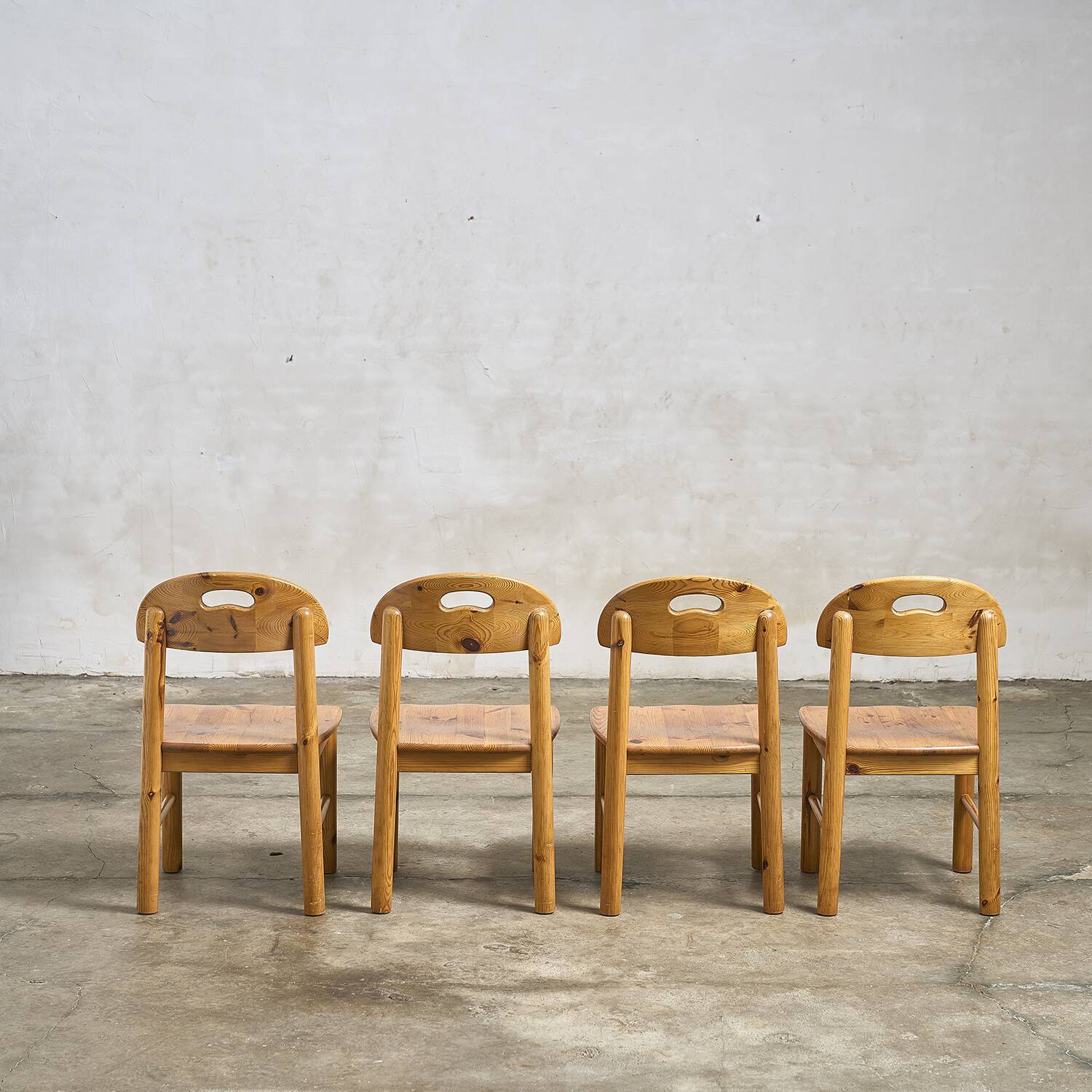 4 chairs in the style of Rainer Daumier