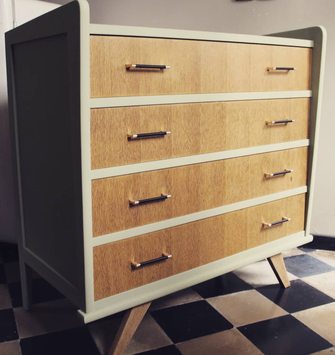 Vintage dresser