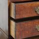 Commode anglaise ancienne du XVIIIe siècle