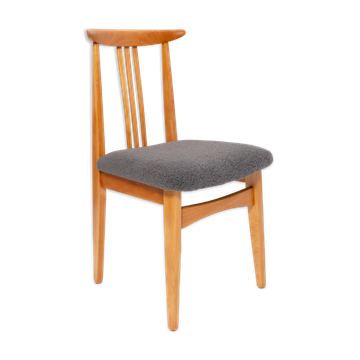 Mid-Century beech wood chair with grey boucle fabric, M. Zielinski, Europe, 1960.