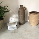 Matchbox in enamelled sheet metal