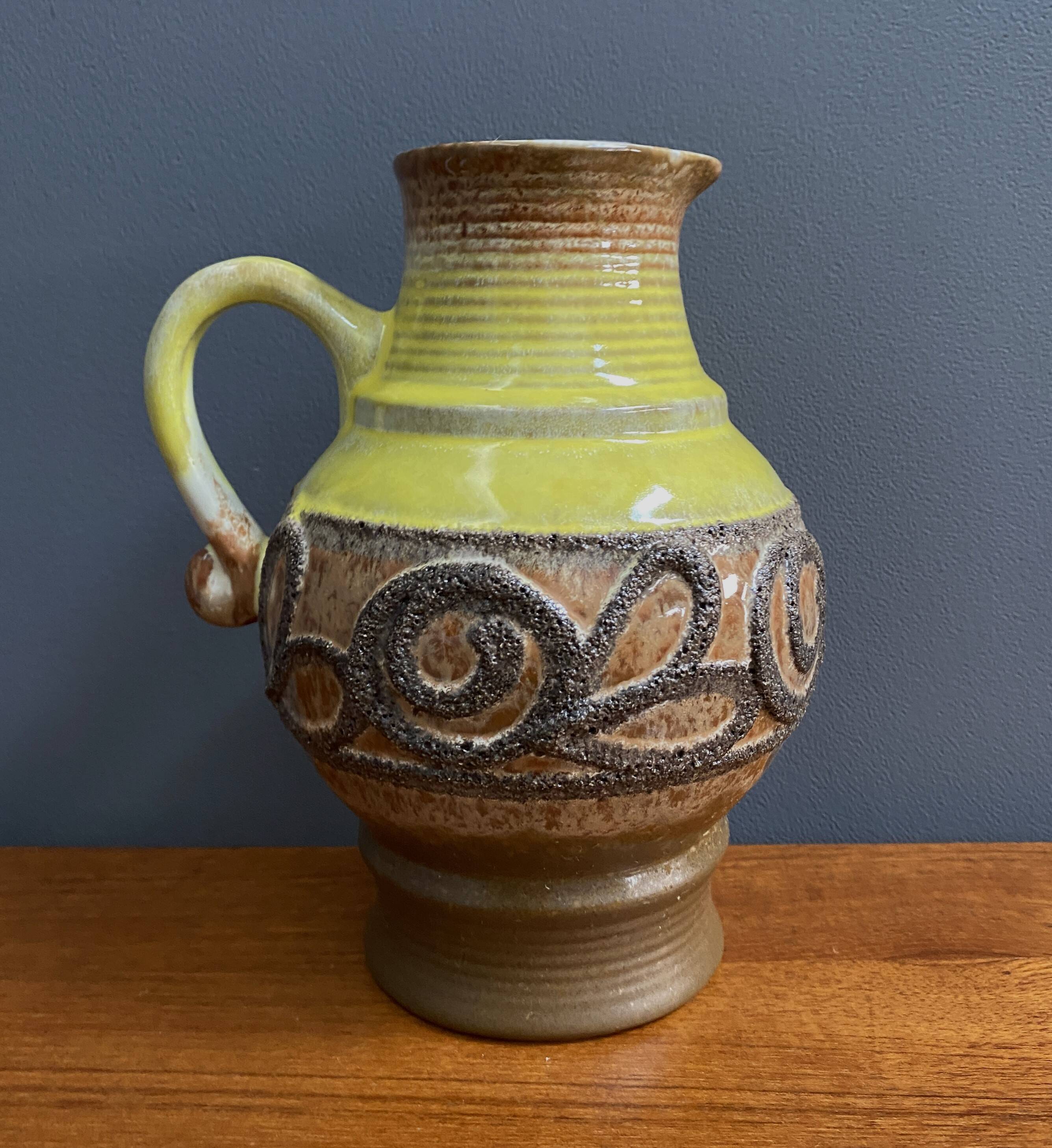 Vase en céramique allemande par Strehla modèle 2003