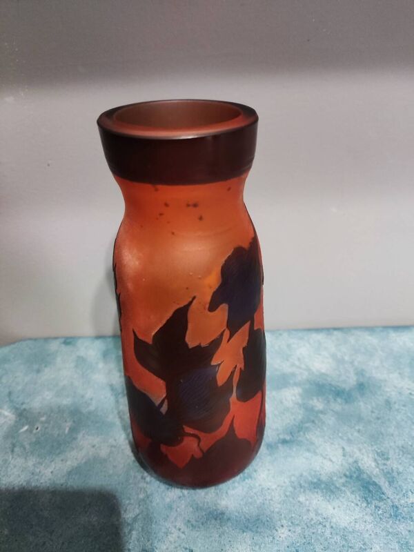 Vase en pâte de verre dégagé à l'acide