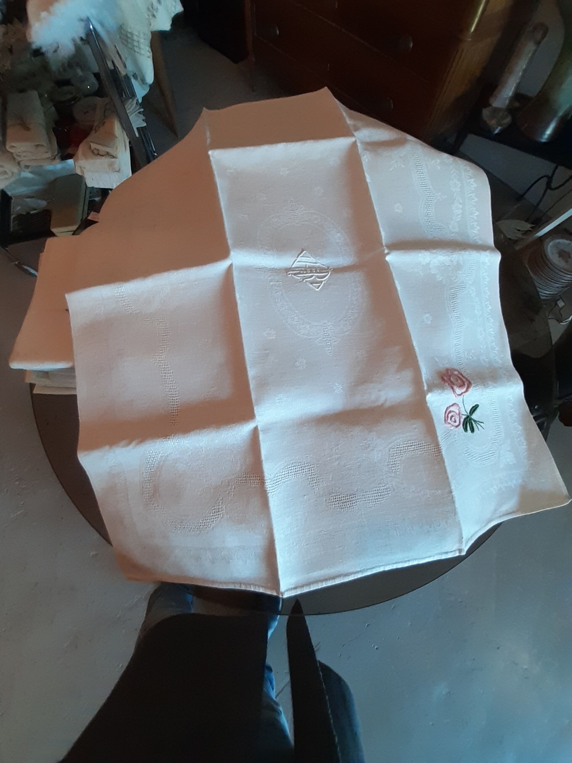 12 serviettes damassé lin/soie . brodé AR.QUALITÉ