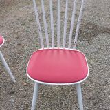 Set of 4 Scandinavian style chairs from the 50s in white lacquered wood and red skaï patties