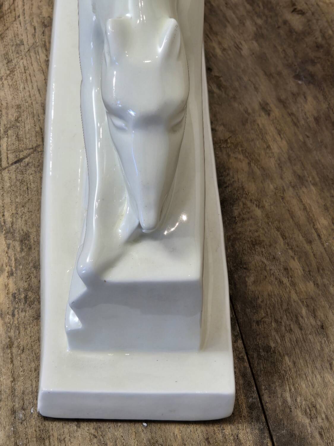Sculpture en faïence émaillée blanche "lévrier en course" Abel René-Philippe