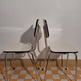 2 chaises en formica