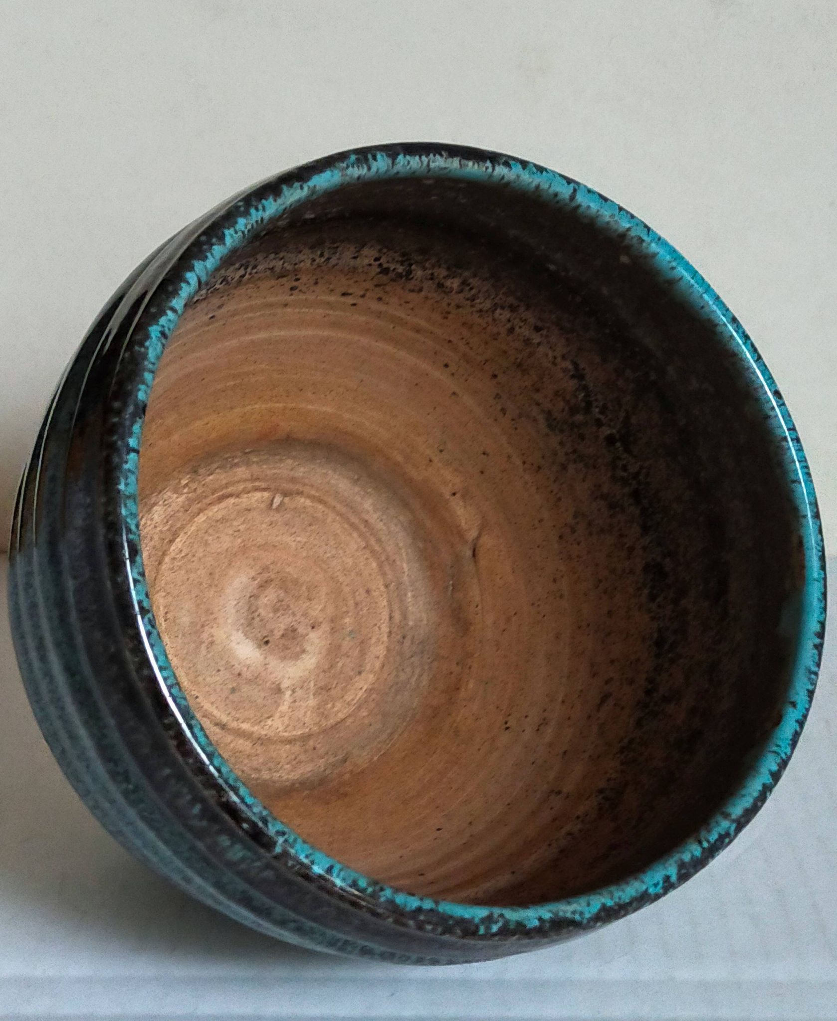 Ceramic planter with speckled enamel gadroons from the 1940s