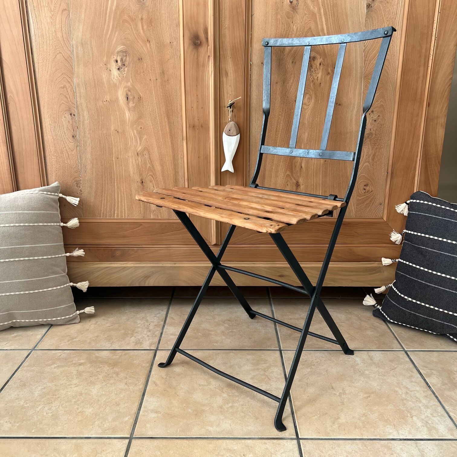 Chaise bistrot ancienne restaurée