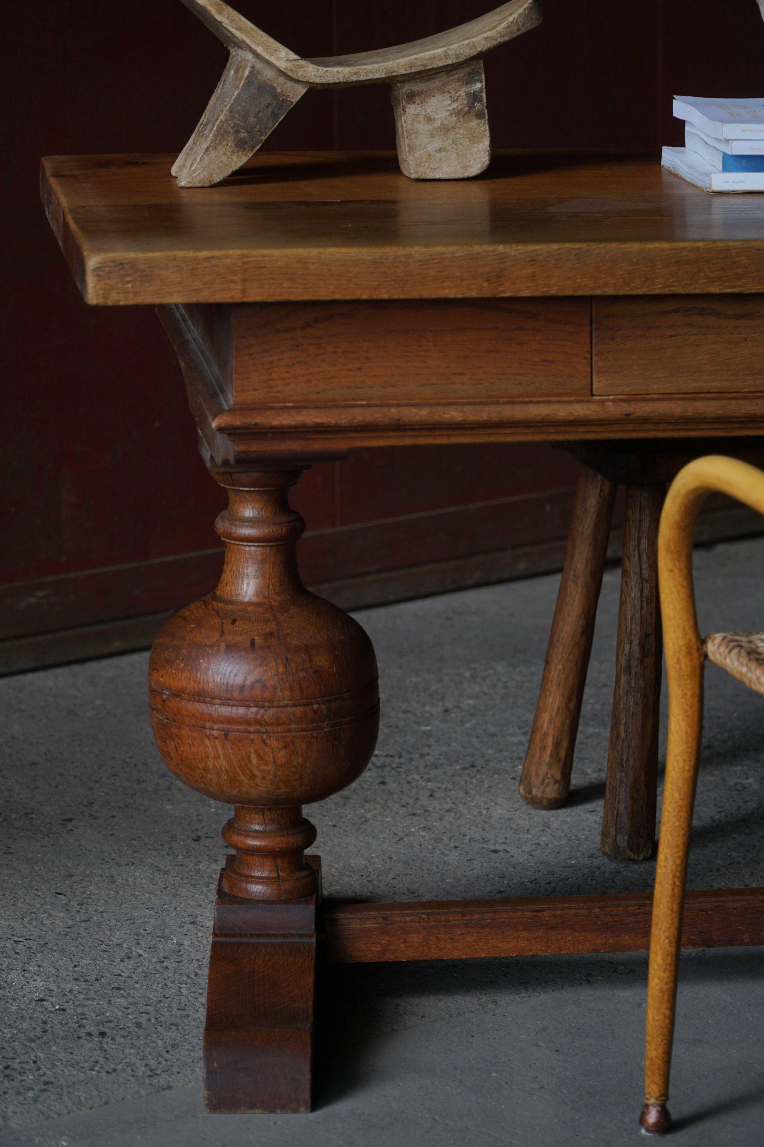 Baroque writing desk from the 1920s in solid oak, by a Danish cabinetmaker.