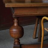 Baroque writing desk from the 1920s in solid oak, by a Danish cabinetmaker.