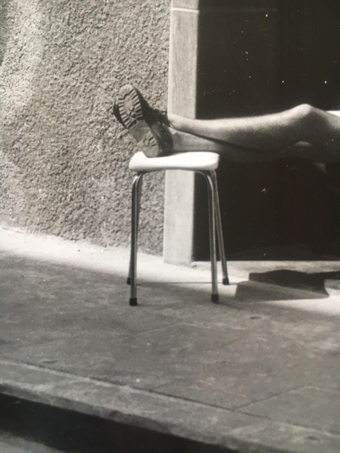 Photographie, jambes d’homme architecture, années 90