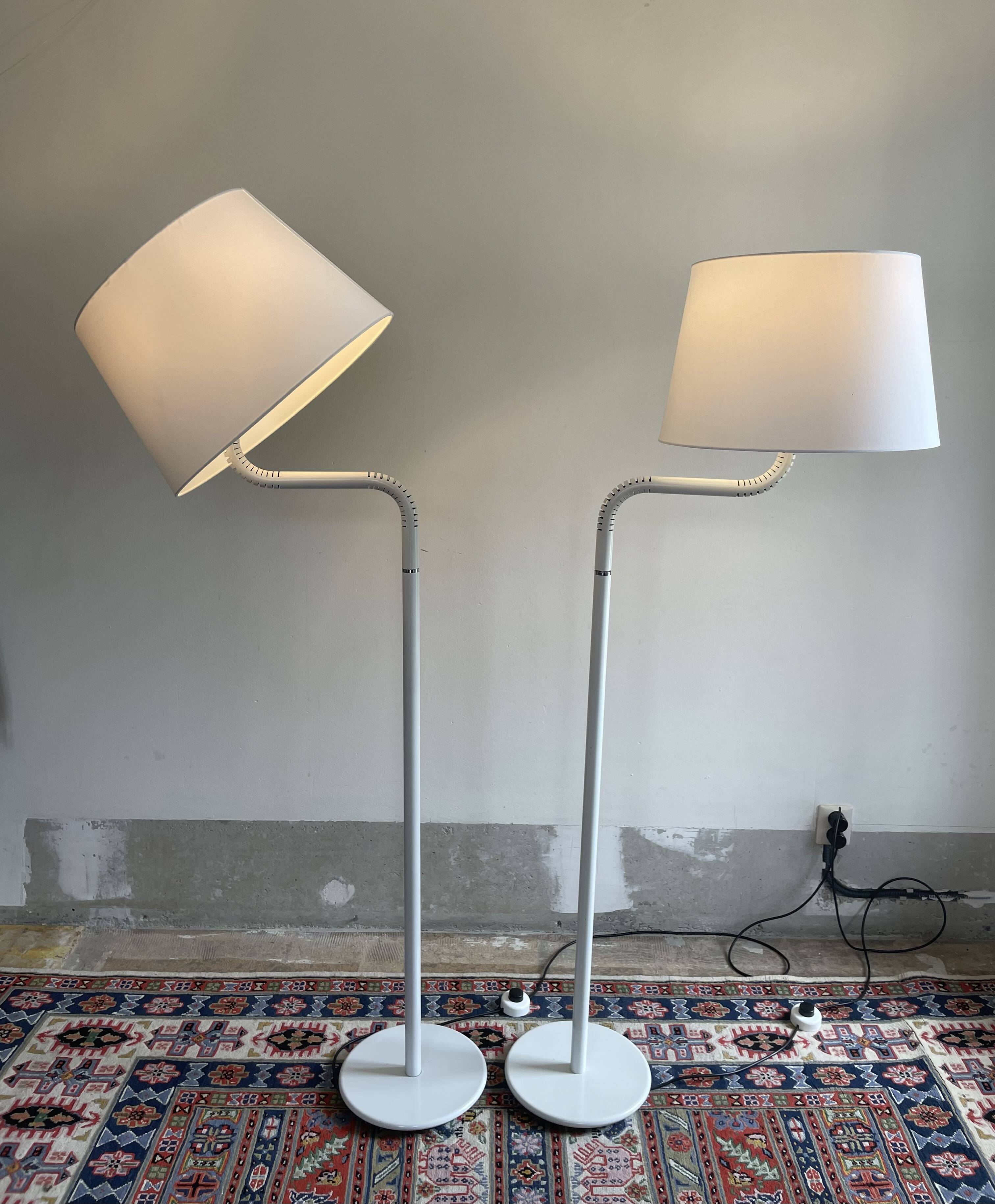 Set of two white Artifort 270 retro, standing lights