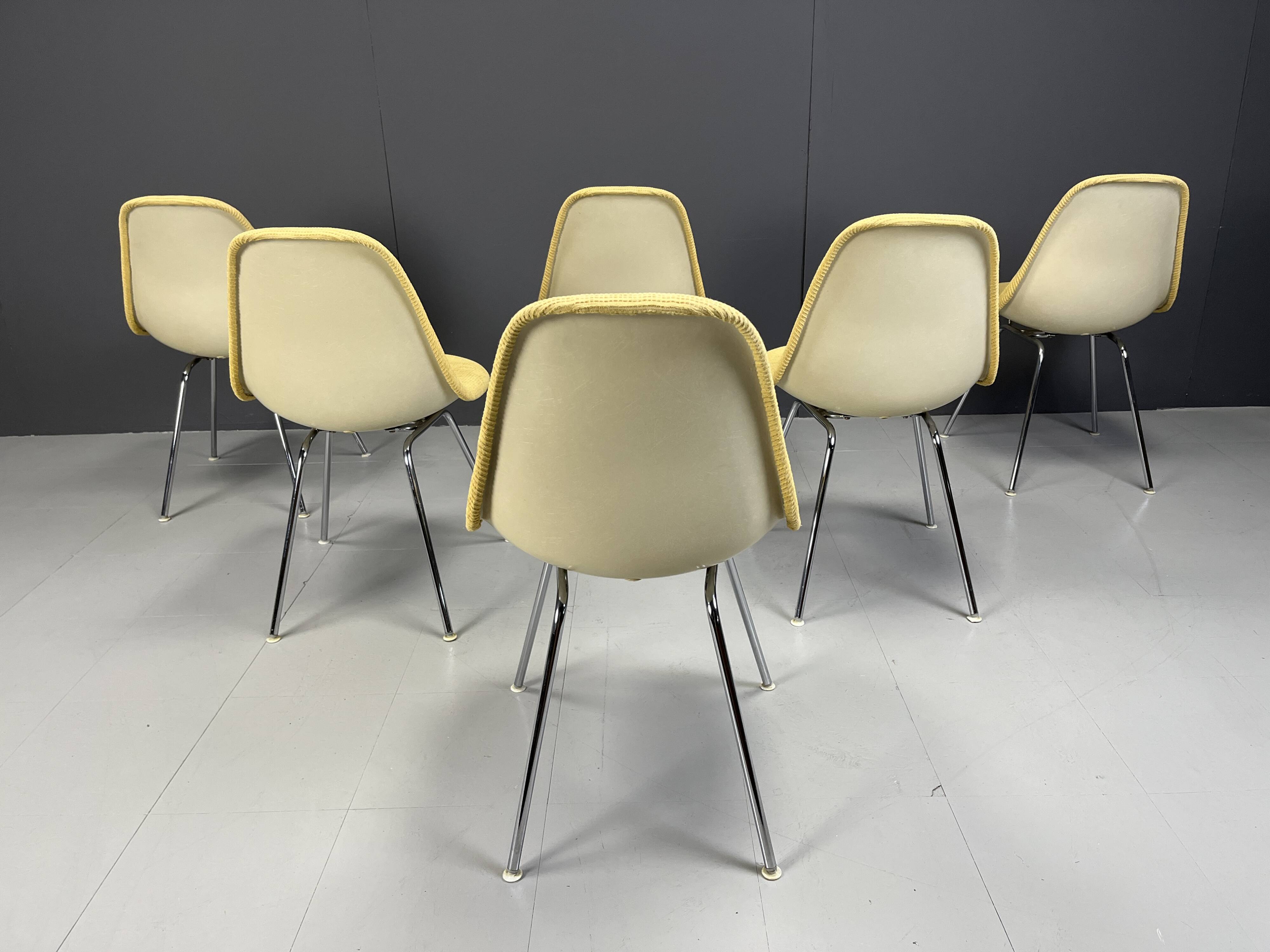 Chaises de salle à manger Eames en fibre de verre pour Herman Miller, années 1970