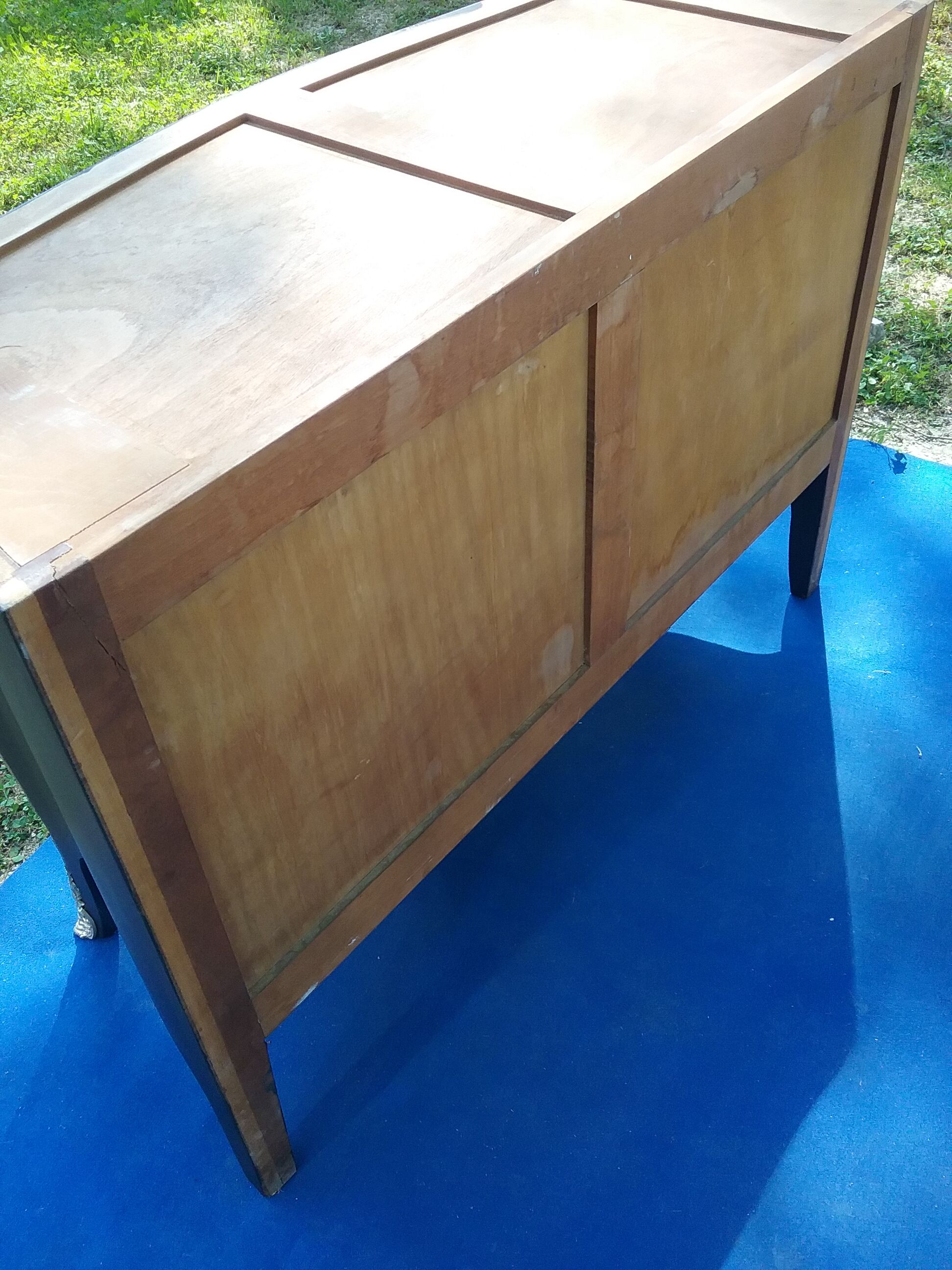 Black dresser style Louis XV