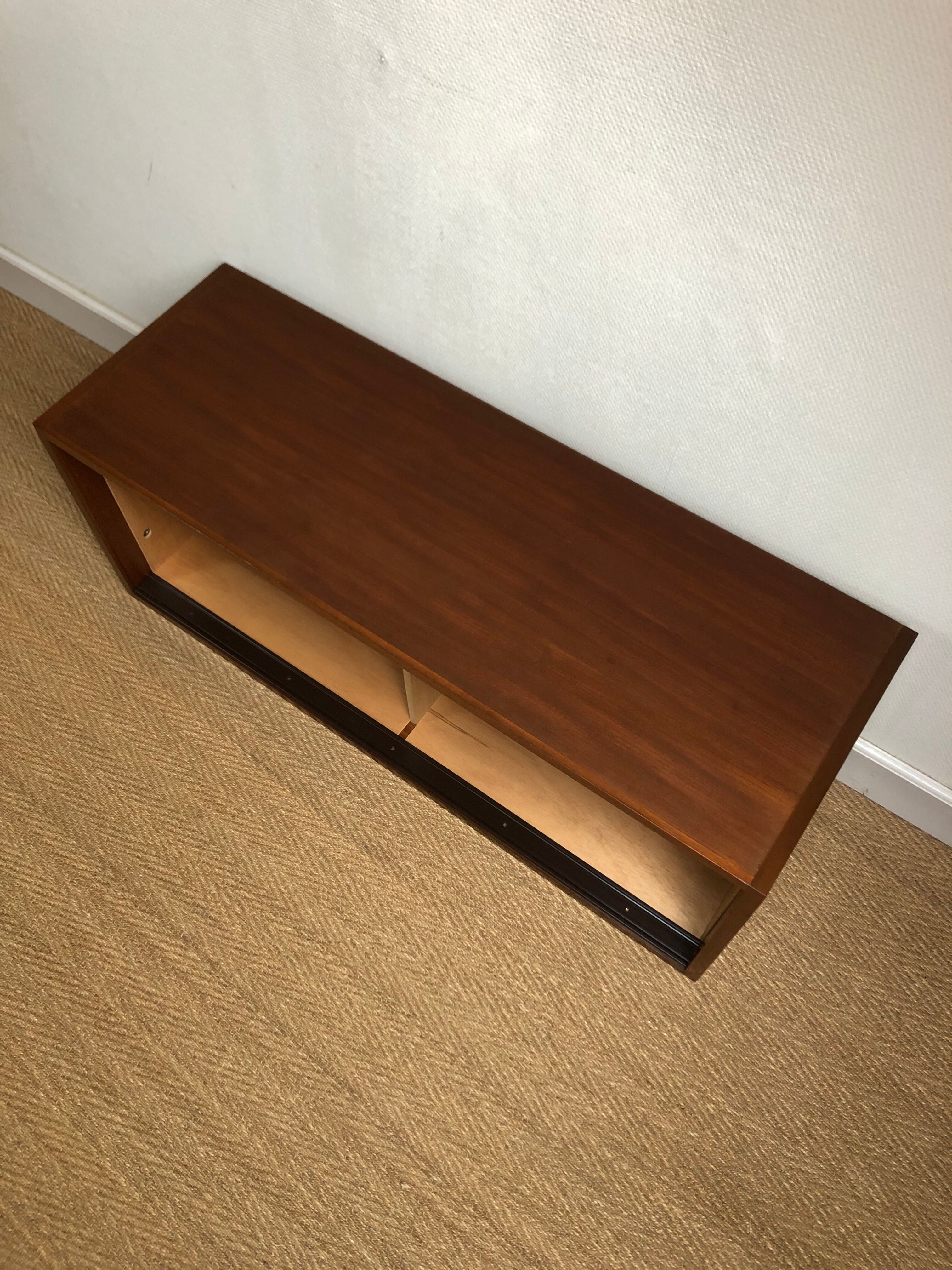 Wall-mounted sideboard