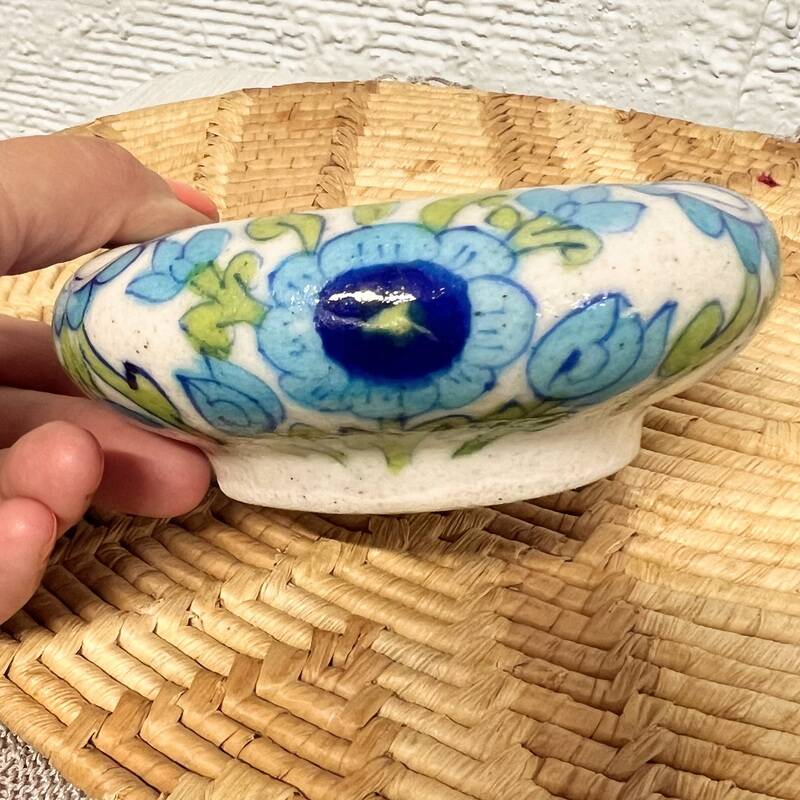 Cendrier en céramique fleurs bleues