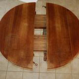 Extendable round table in Walnut 6 feet