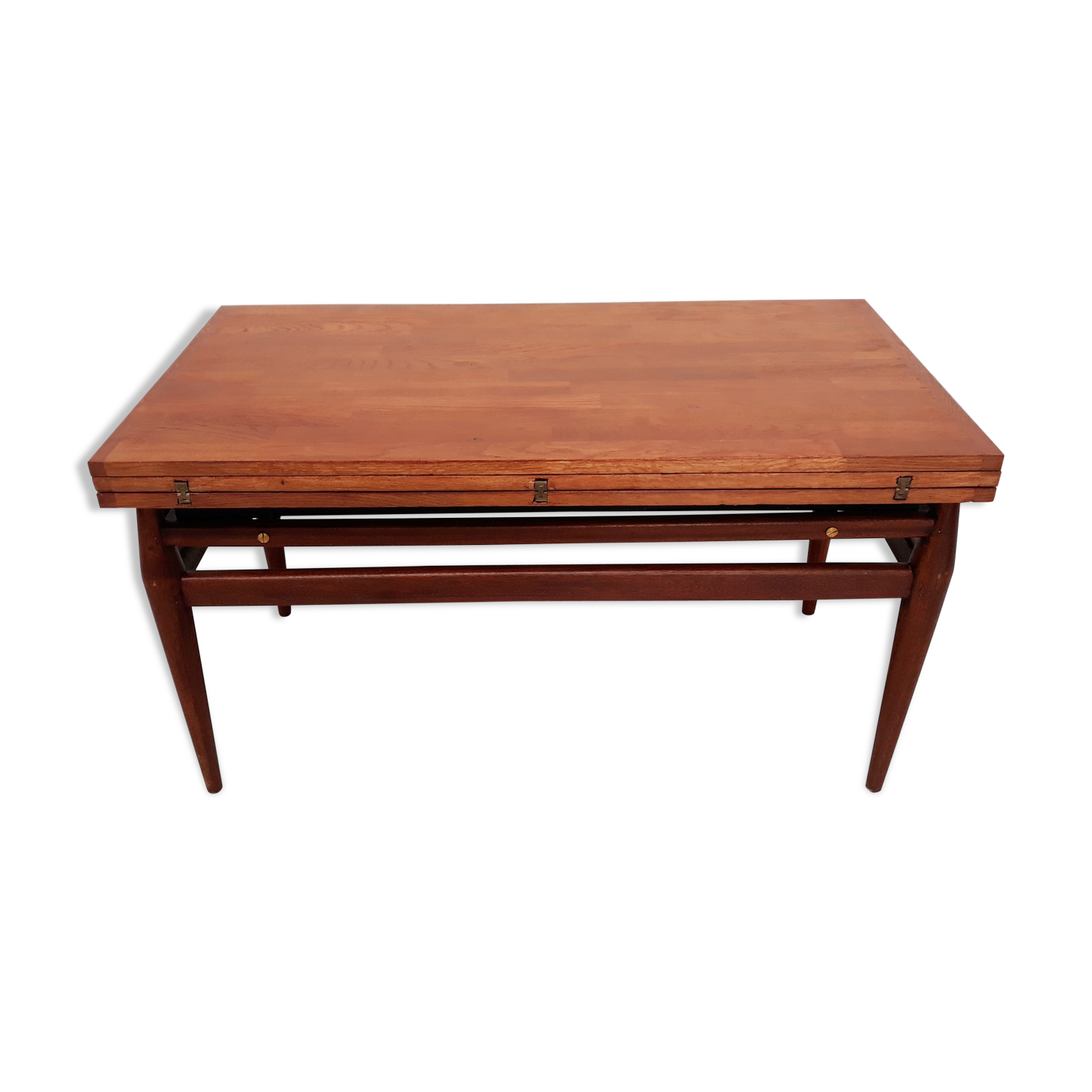 Flexible scandinavian vintage coffee table